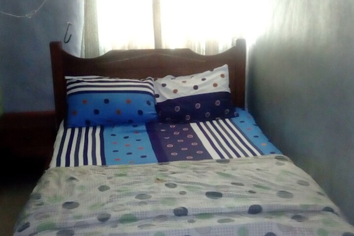 Room 6 of 9