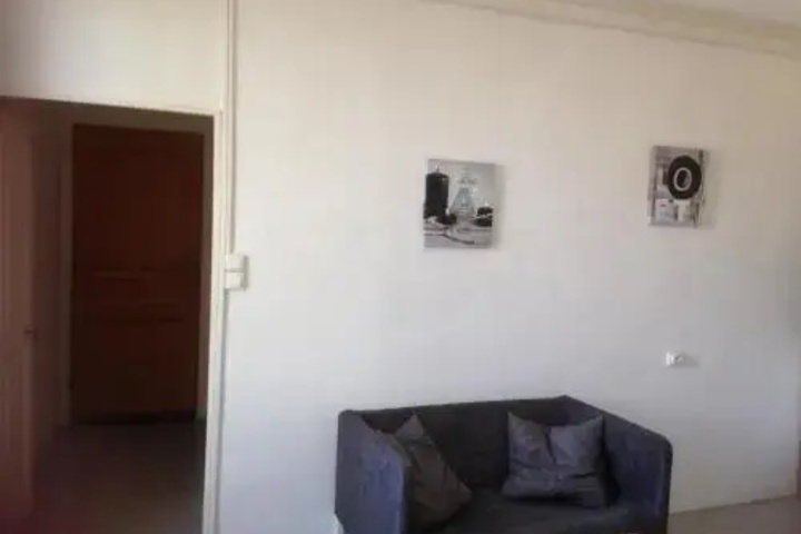 Room 4 of 12