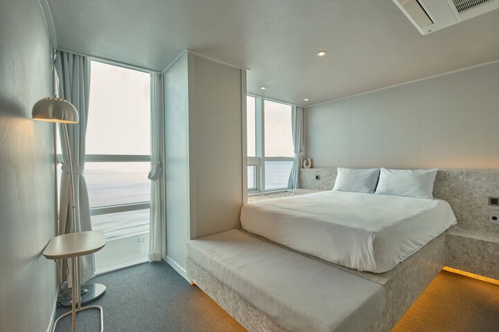 Room 76 of 224