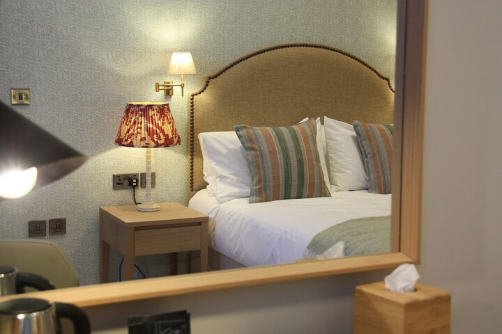 Room 7 of 79