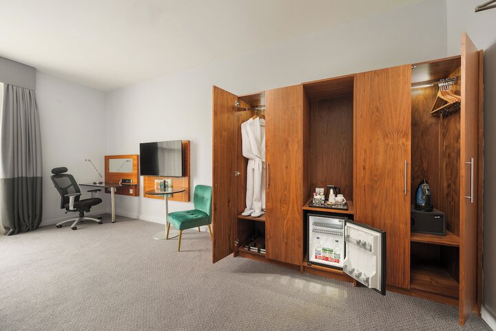 Room 46 of 147