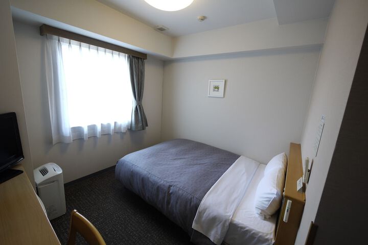 Room 8 of 34