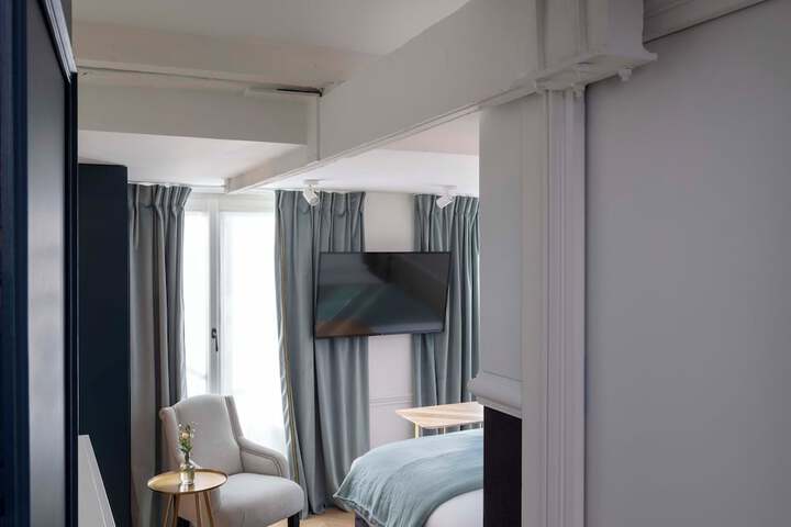 Room 33 of 88