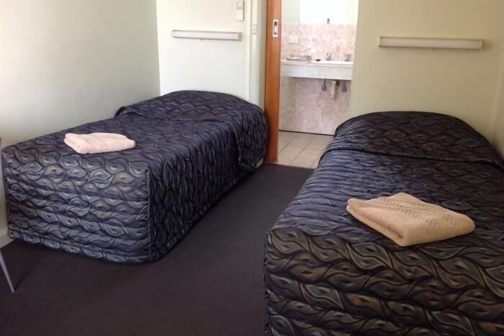 Room 3 of 35