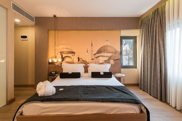 Room 42 of 81