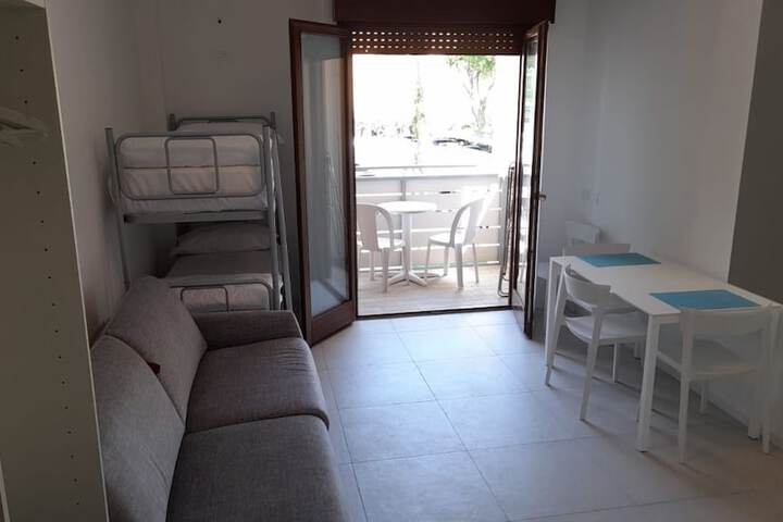 Room 11 of 25