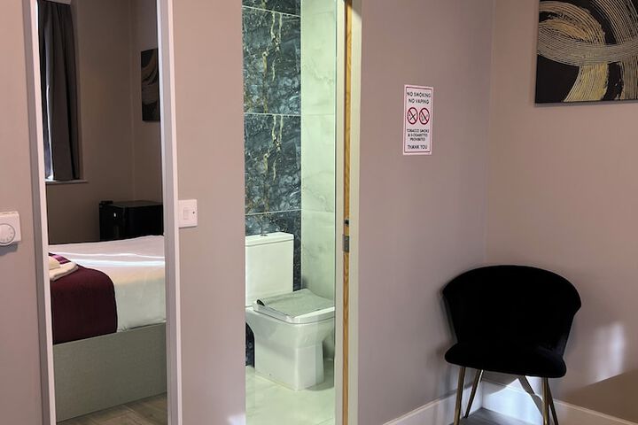 Room 47 of 91