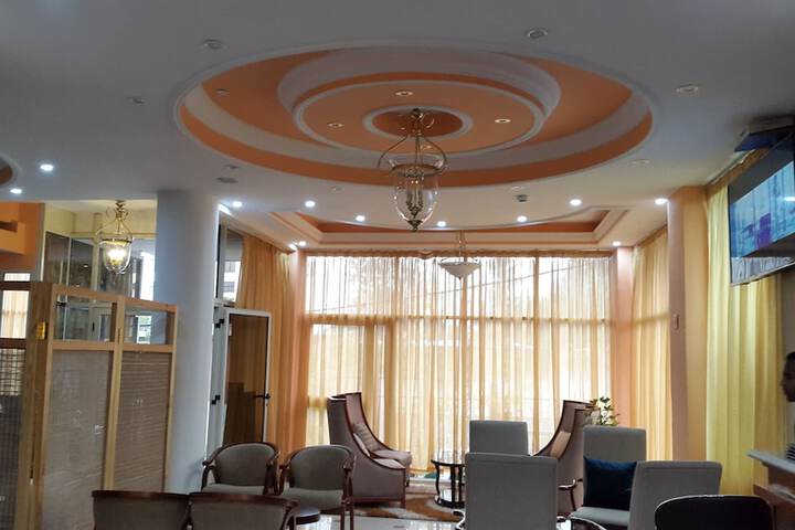 Lounge 55 of 67