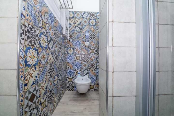 Room 33 of 41