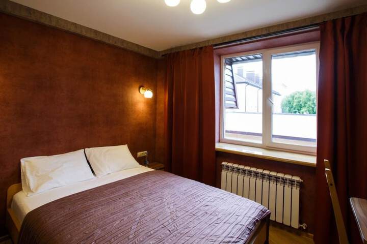 Room 2 of 27