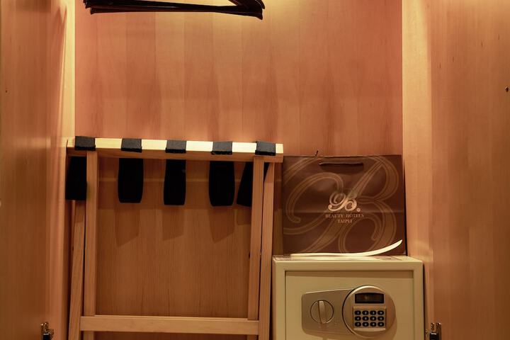 Room 9 of 52