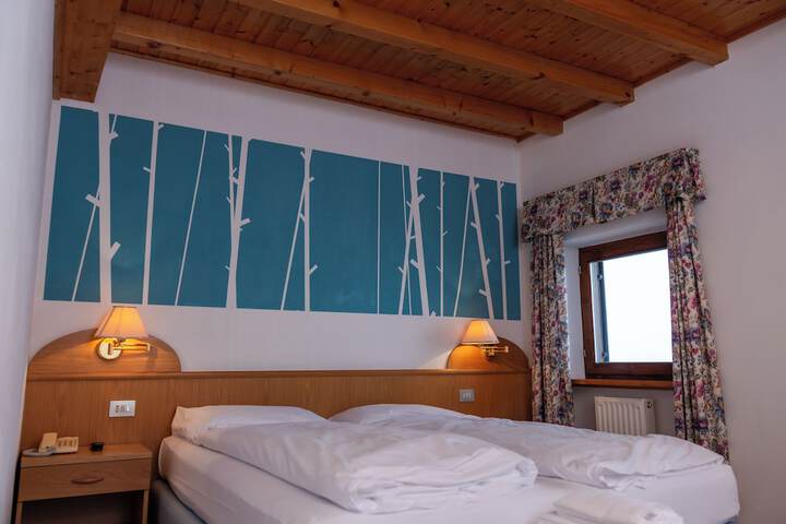 Room 28 of 115