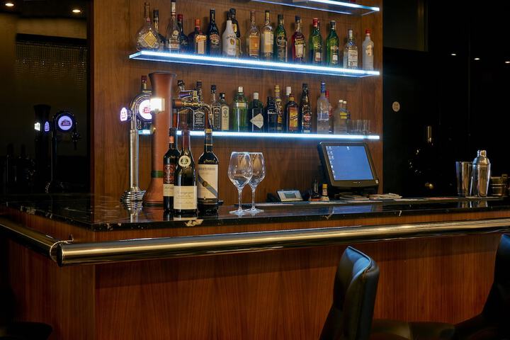 Lounge 58 of 69