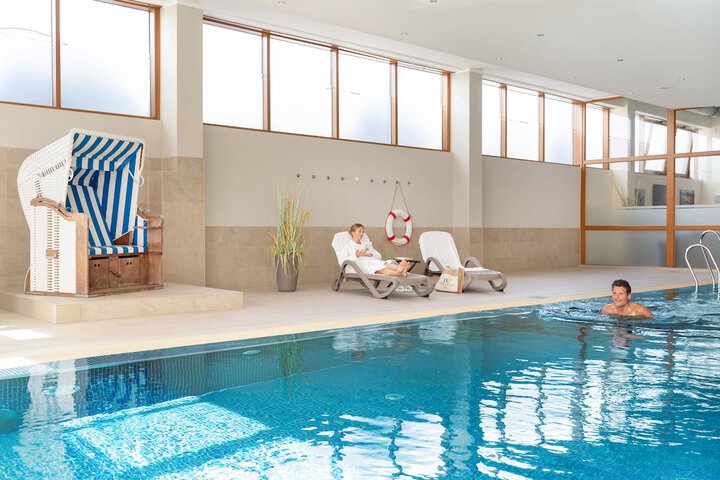 Hotel Pool