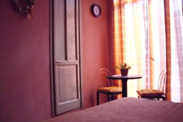 Room 10 of 25