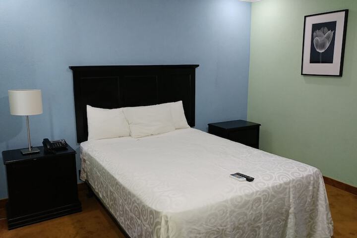Room 8 of 36