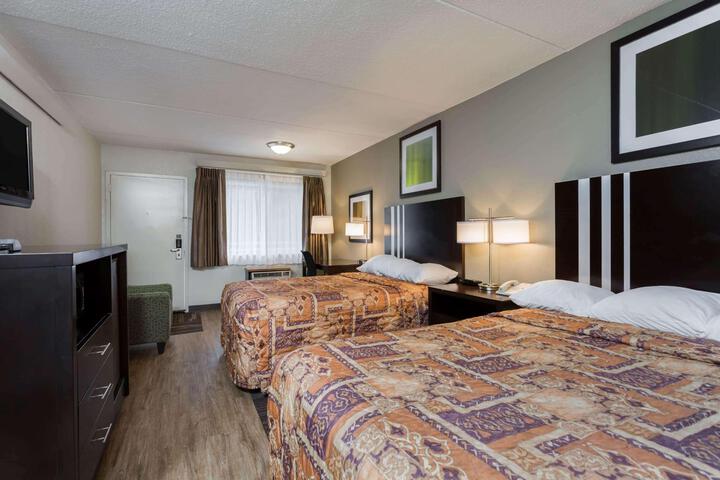 2 Double Beds (6 of 7)