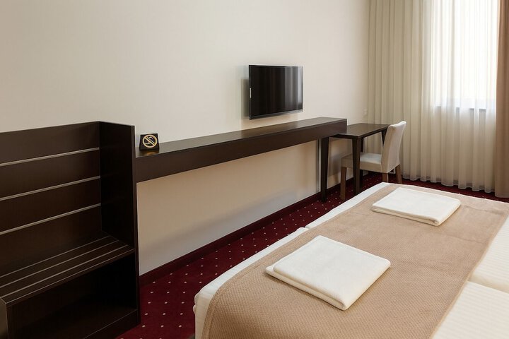 Room 18 of 42