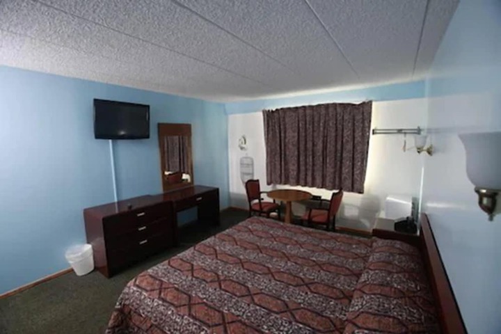 Room 15 of 26