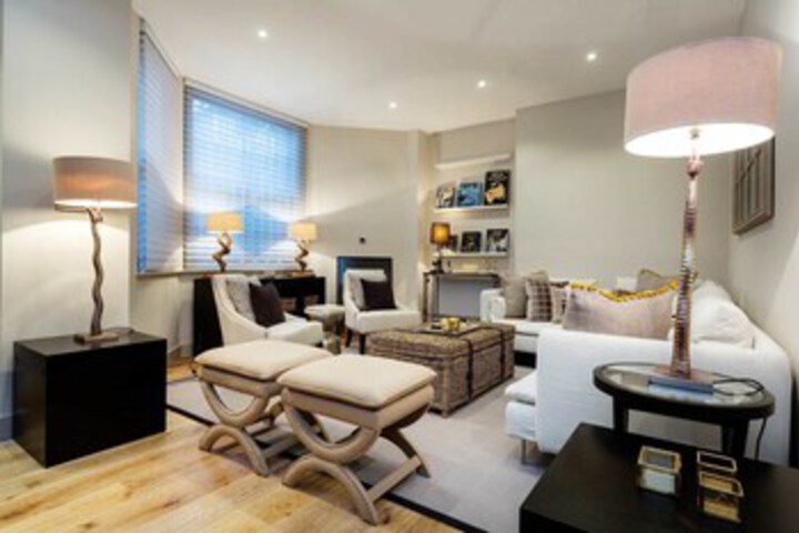 Room 4 of 13