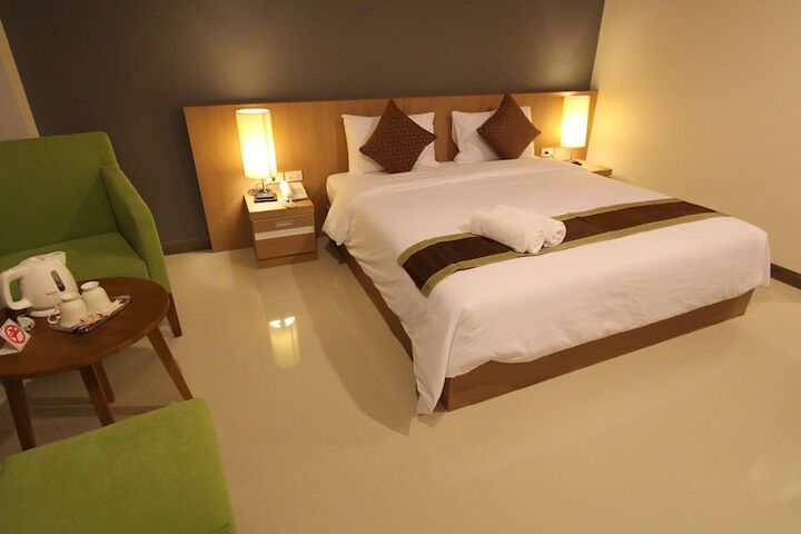 Room 11 of 74