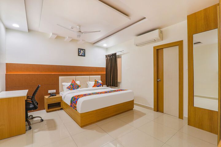 Room 10 of 31