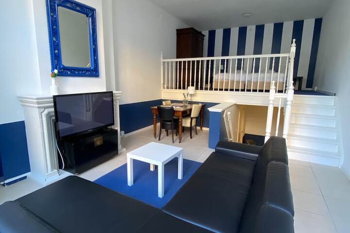 Room 2 of 37