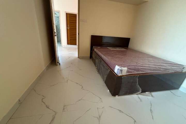 Room 7 of 28