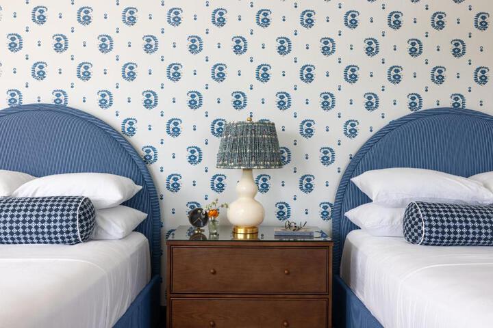 Standard Double Room 2 Queen Beds (9 of 9)