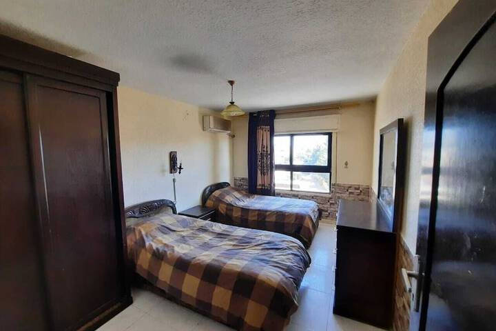 Room 7 of 14