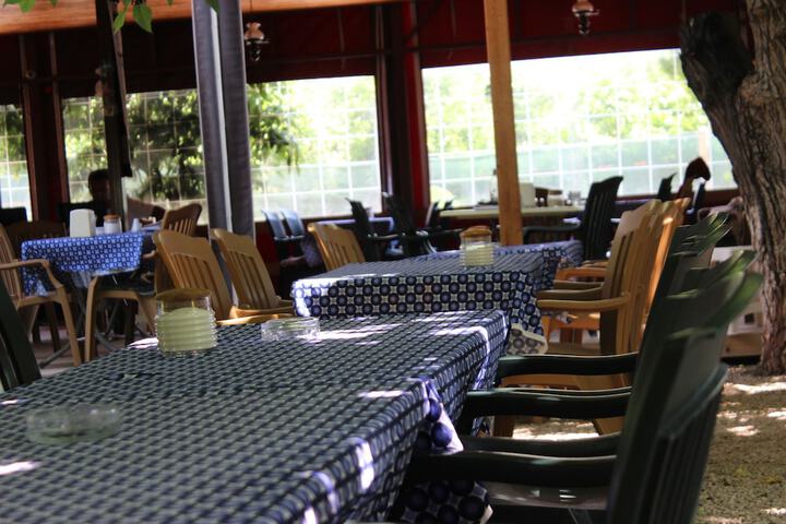 Dining 25 of 63