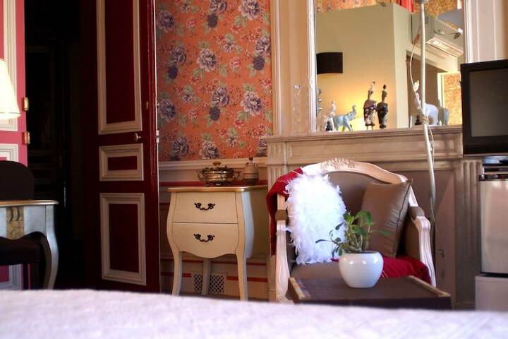 Room 22 of 68