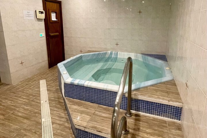 Spa 44 of 50