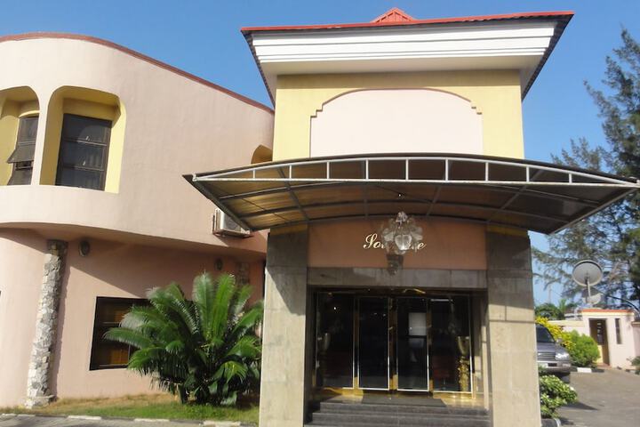 Hotel 43 of 44
