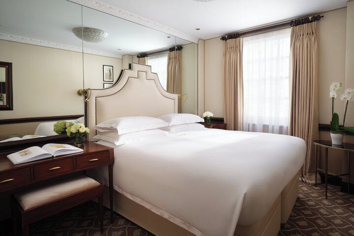 Room 27 of 113