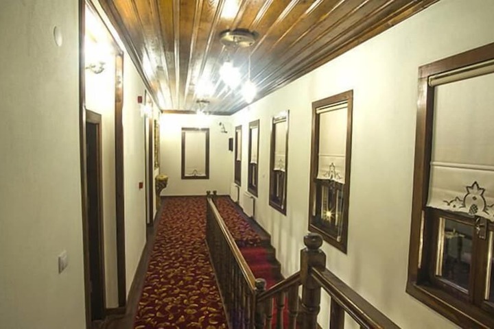 Ballroom/Hall 11 of 42