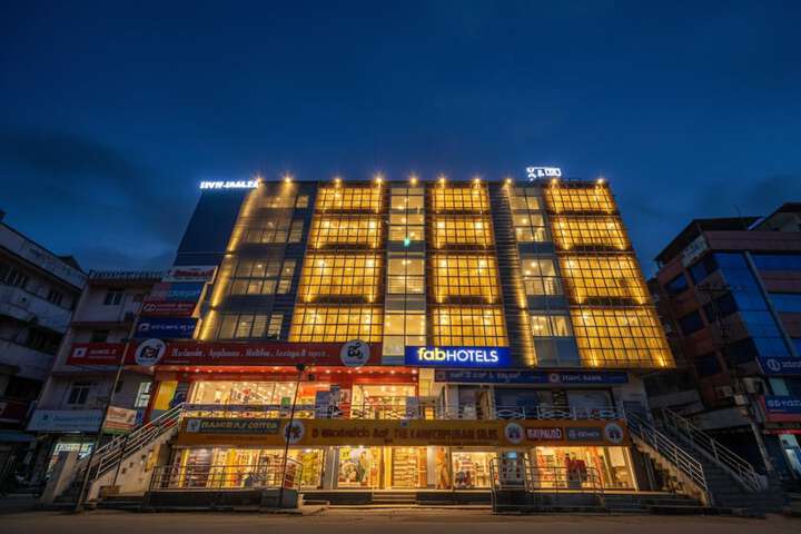 Exterior of Fabhotel Champion Gateway