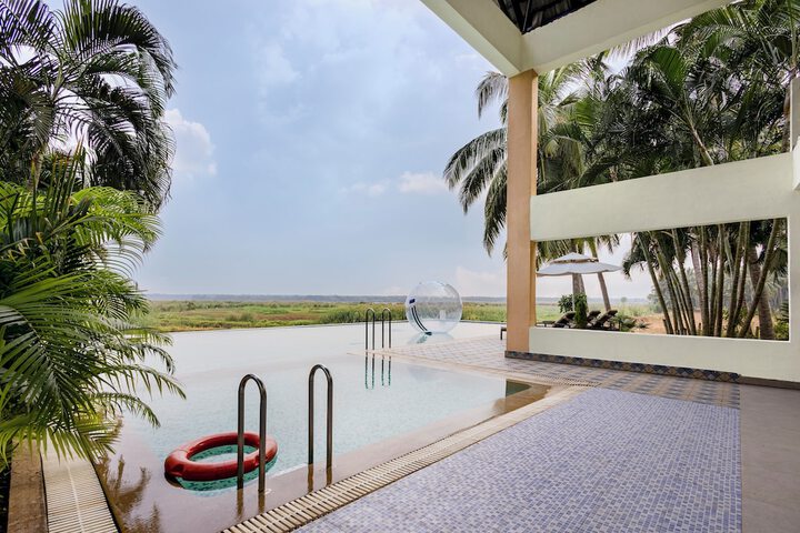 Pool 37 of 107