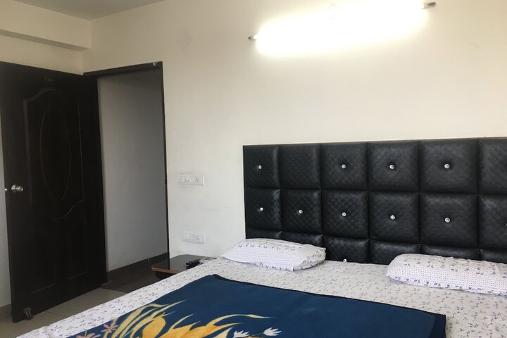 Room 5 of 27