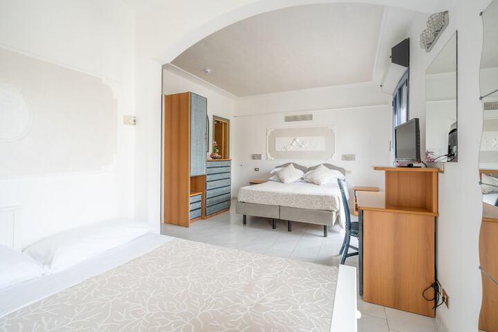 Room 20 of 169