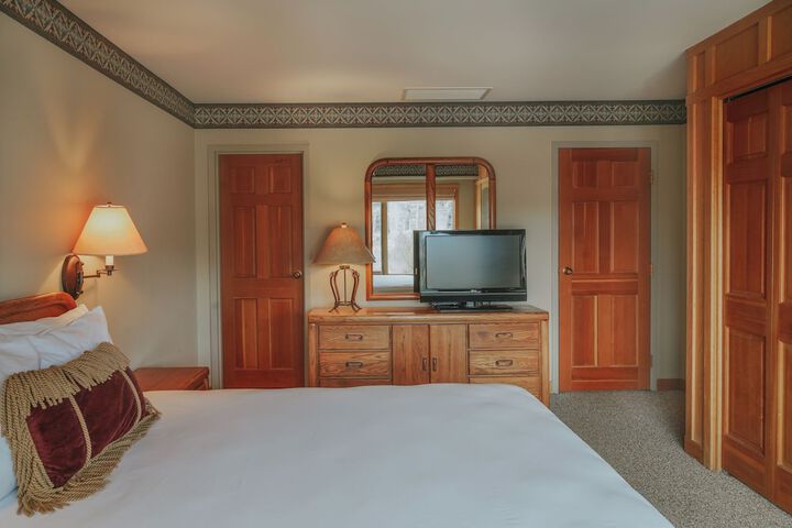 Room 4 of 38
