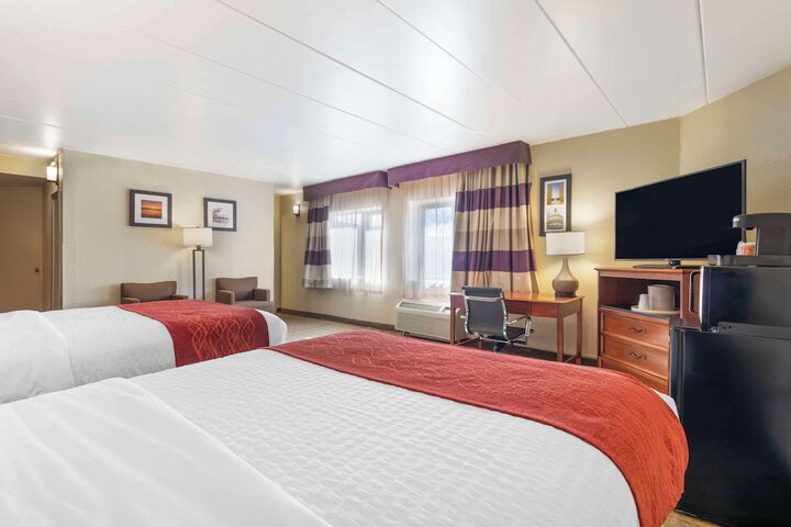 2 Queen Beds (5 of 8)