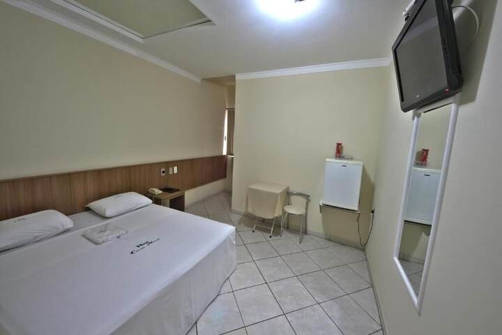 Room 6 of 40