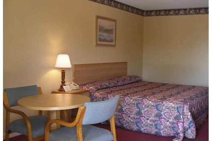 Room 6 of 6