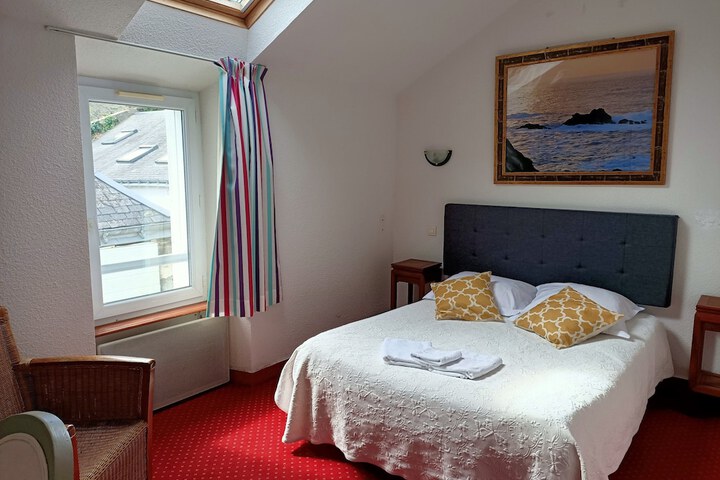 Room 3 of 9
