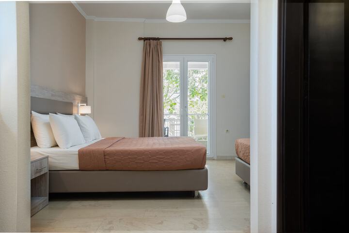 Room 3 of 44