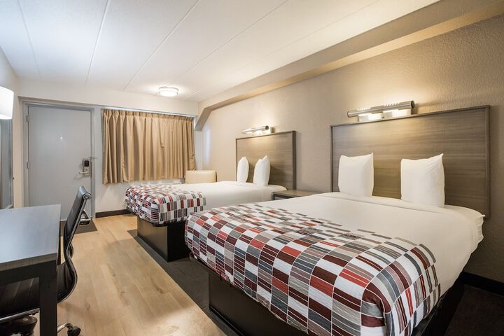 Deluxe 2 Double Beds (4 of 7)