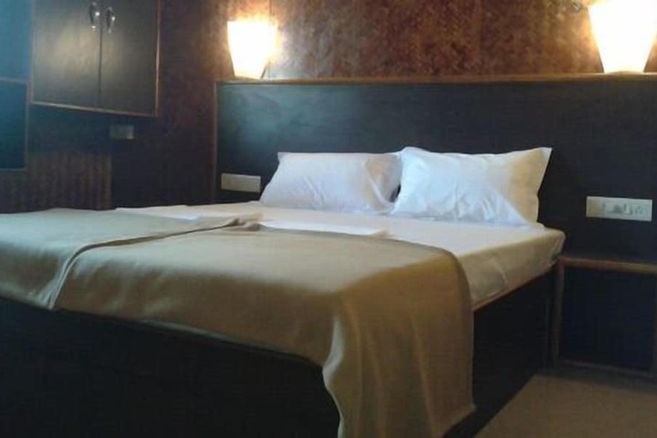 Room 8 of 35
