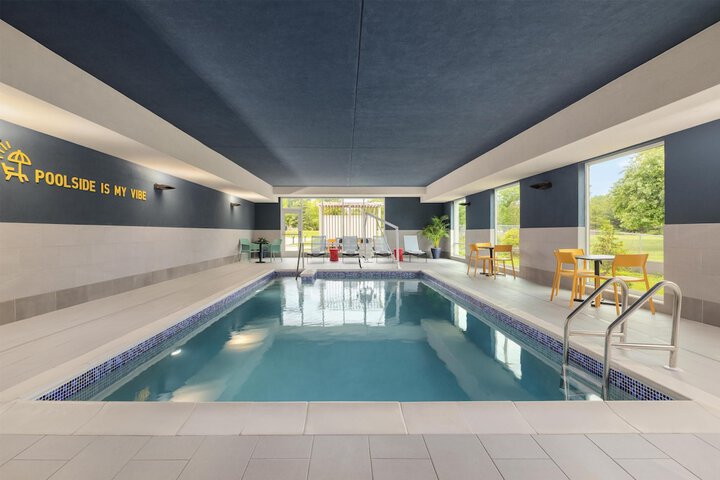 Pool 30 of 44