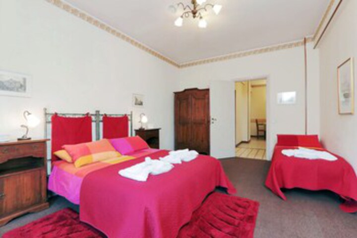 Room 105 of 166